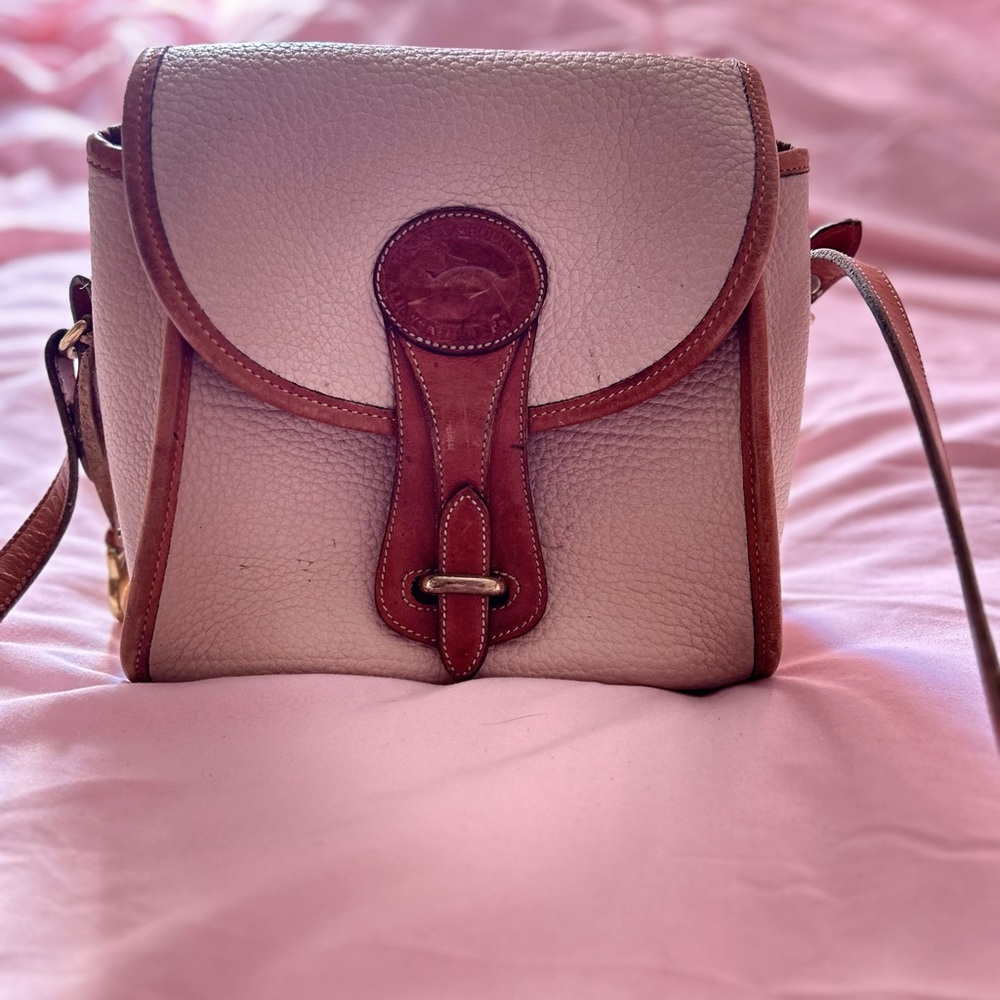 Vintage Dooney & Bourke tan pebble leather purse